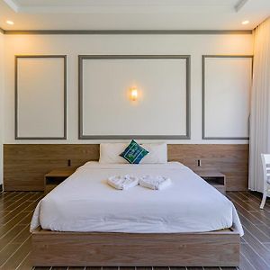 Queen Suite Pool View